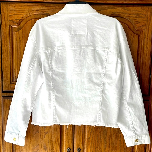 Brand New Michael Kors White Jean Jacket Gold Tone Button Up Frayed Base - Picture 2 of 13